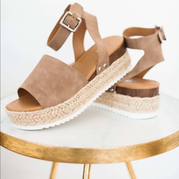 “Amelia” Espadrille Sandal - Picture 3 of 6